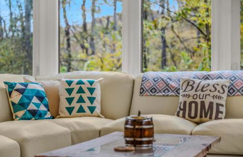 River Time Cabin - Riverfront, Hot Tub, Screen Porch, Fishing, Games, View, 3 King Beds - Photo 53