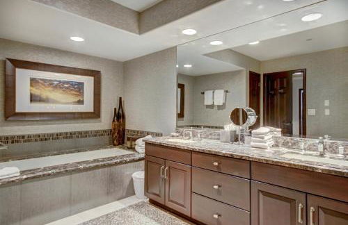 Luxury Ski-In 3 Br Penthouse Inside Pines Lodge, Sleeps 10! Condo - Foto 15