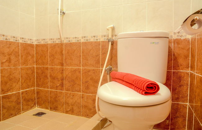 2 Bedrooms Grand Palace Apartment Kemayoran by Travelio - Foto 21