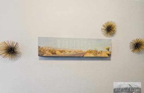 Main St New with AC Monthly stays Charming Cottage KING BED - Foto 22