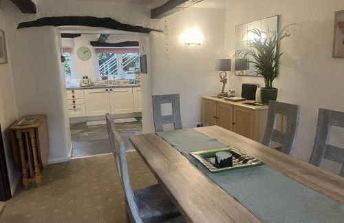 The Old Farmhouse, Yealand Redmayne, a characterful cottage in a rural setting - Photo 4