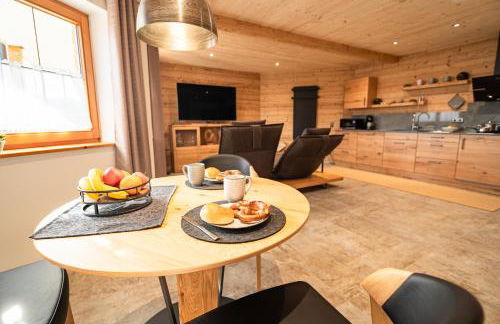 Luxus Chalet im Allgäu - Zirbenholz Schlafzimmer - Terrasse mit Bergblick - Infrarotkabine - Foto 2