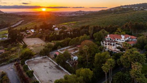 Private Estate w Pool Hot Tub Fire Pit Near Encinitas The Ranch by AvantStay - Foto 2, Other