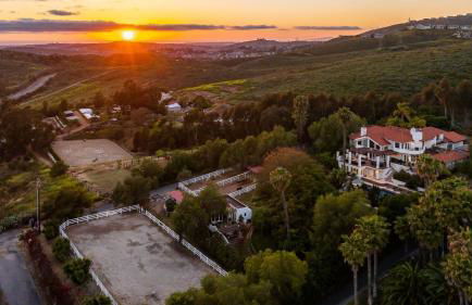 Private Estate w Pool Hot Tub Fire Pit Near Encinitas The Ranch by AvantStay - Foto 2