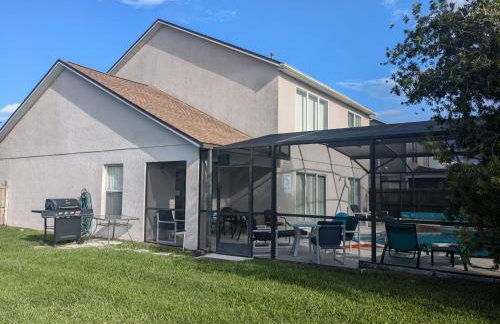 Large lakeside 5 bed villa with private pool - Foto 5