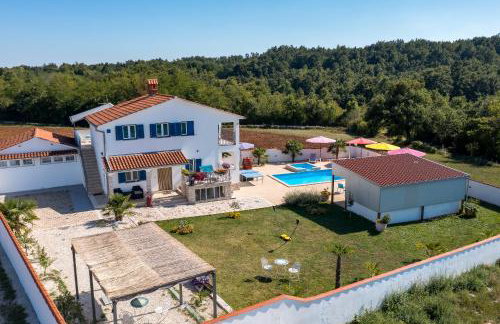 Family home with hydromassage pool & fun activities - Foto 63