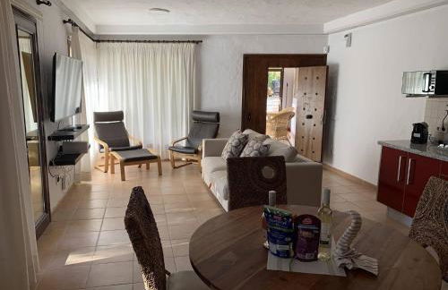 Relax in this Canary Islands Apartment with Breathtaking Mountain Views - Foto 3