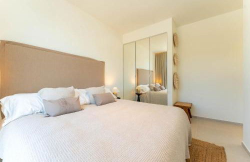 Modern Sea View Villa, Heated Pool,Rooftop Jacuzzi Outdoor Kitchen 12min faro Airport - Foto 8