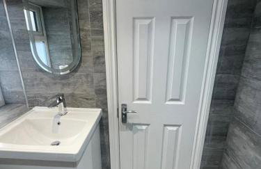 Cozy Studio Flat Romford, London - Foto 21