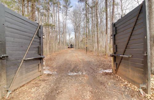Woodsy North Georgia Mountain Hideaway with Fire Pit - Photo 24