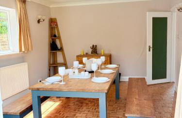 6-Beds, Private Road, Beautiful Garden - Foto 3