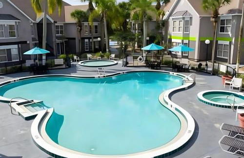 Whimsical Condo 1.5M from Disney - Foto 18