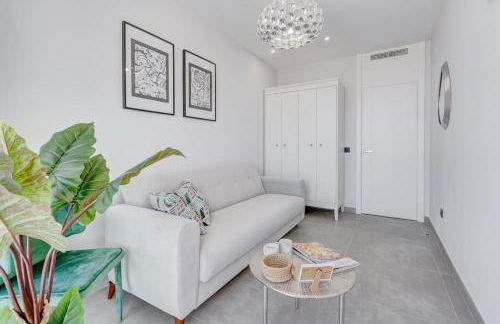 Luxury apartment. Heated Pool. AC. Ocean view! - Foto 7