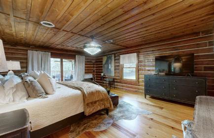 3BR Luxury Log Cabin Near Franklin - Foto 32