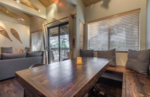 Mammoth Basecamp Condo with Views near Village with AC and Fireplace - Foto 8