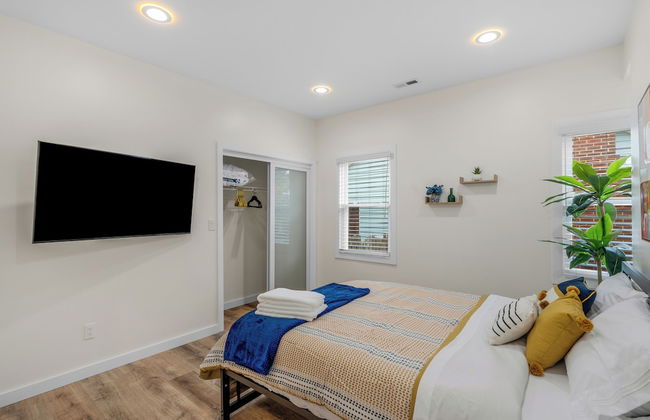 Stylish 4BR Haven Backyard and Fire Pit - Foto 2