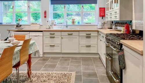 Court Place - Photo 5