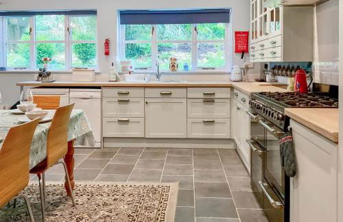 Court Place - Photo 5