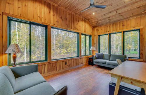 Riverfront Hideaway in Keene Walk to Town! - Foto 13