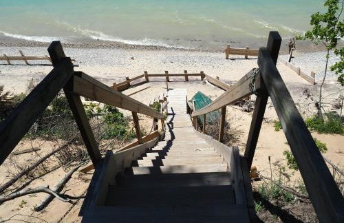 Sunset Serenity - INCREDIBLE HOME ON LAKE BLUFF! - Photo 12