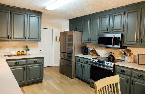 Dahlonega Escape, Wineries, Game Room, Hiking - Photo 29