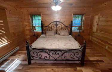 Luxury Cabin with Outdoor HotTub-NEW Construction - Foto 4