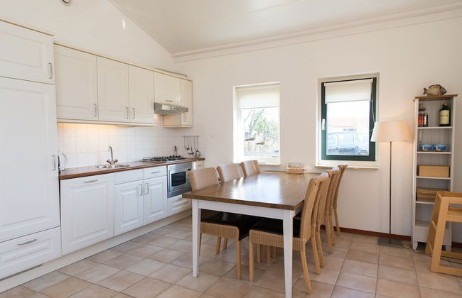 Well-kept Bungalow With Dishwasher Near the Beach - Foto 5