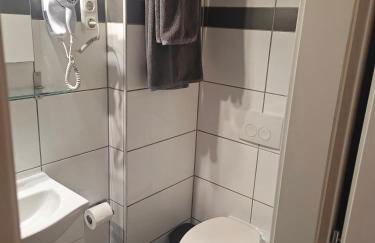 Neu Maisonette Haus jedes Zimmer mit eigenem Bad 7 Betten, Schlafen wie im Hotel mit Einbauküche - Foto 2