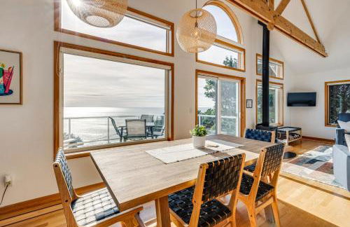 Oceanside Escape with Stunning Views Walk to Beach! - Foto 7