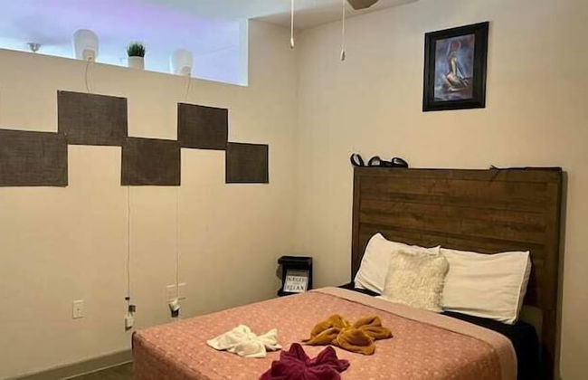 Sexy & Sensual 1BR Escape - Foto 2