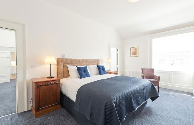 Henrietta Suites City Centre - Photo 9