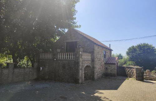 Stunning 2 Bedroom Guest House with Hot Tub - Photo 11