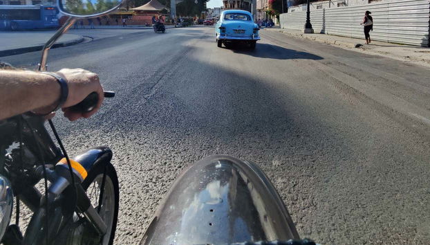 Classic or Sidecar Motorcycle Tour of Havana - Photo 4