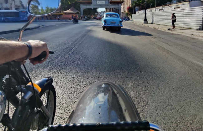Classic or Sidecar Motorcycle Tour of Havana - Photo 4