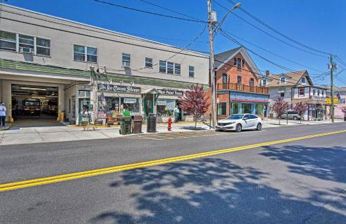 Updated Home with Patio Half Mile to West Point - Foto 30