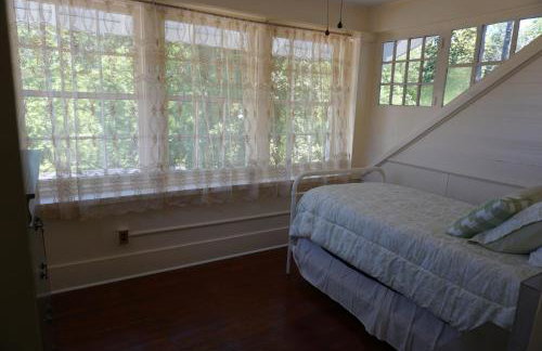 Renovated 1928 bungalow on a former asylum campus - Foto 46