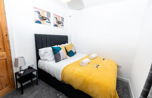 Greenbourne - 4 bedrooms Sleeps 8 free parking - Foto 18