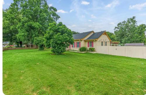 Spacious home close to everything in Memphis - Foto 18