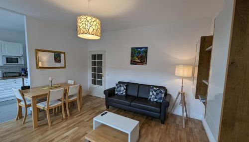 Chemnitz Saxonia HomeDeLuxe Hochwertige 50qm 2-Zimmer-Ferienwohnung mit privaten Kfz Parkplatz Stellplatz mit MWSt-Rechnung mit XXL Hülsta Bett & Etagenbett mit InternetFlatrate - Ideal für Familien, Paare, Kulturinteressierte & Geschäftsreisende! - Foto 4