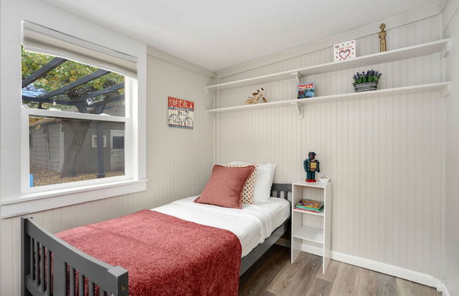 Charming Old Town Bungalow W/ Free Cruiser Bikes - Photo 10