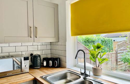 Deluxe Apartment in Southend-On-Sea by Artisan Stays I Free Parking I Sleeps 5 - Foto 15