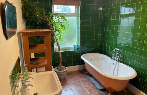 Vicky and Richards home - Photo 1