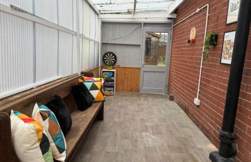 Tower House 2BR 10 Minutes from Alton Towers - Foto 2