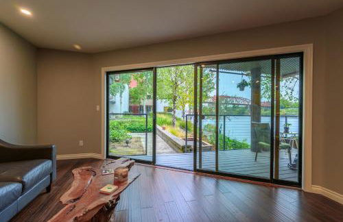 Waterfront Condo, 25ft from riverwalk, Pool & HotTub - Foto 16