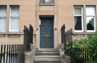 Spacious and modern 2 bedroom flat near the City Centre - Foto 2