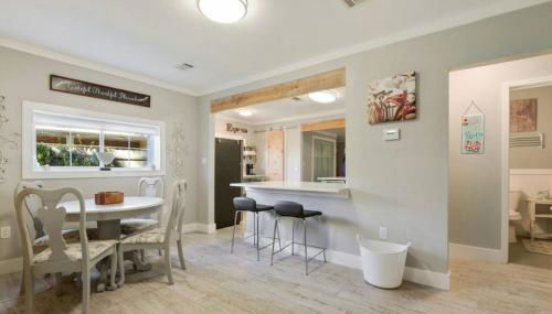 Beautiful Beach House 2 Minute Walk to Sandy Beaches Quiet Area - Foto 3