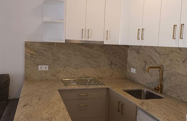 2-bed Apartment 10 min Drive to the Beach! - Foto 23