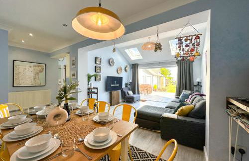 Modern Family Home near Reculver - Sleeps 8 - Pets Friendly! - Photo 1