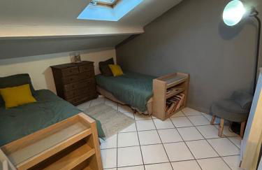 Petite maison dans village animé - Foto 6