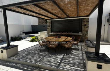 Venetian gem in neapolitan with private courtyard - Photo 3